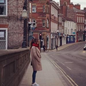 Meet your Posher, Crystal